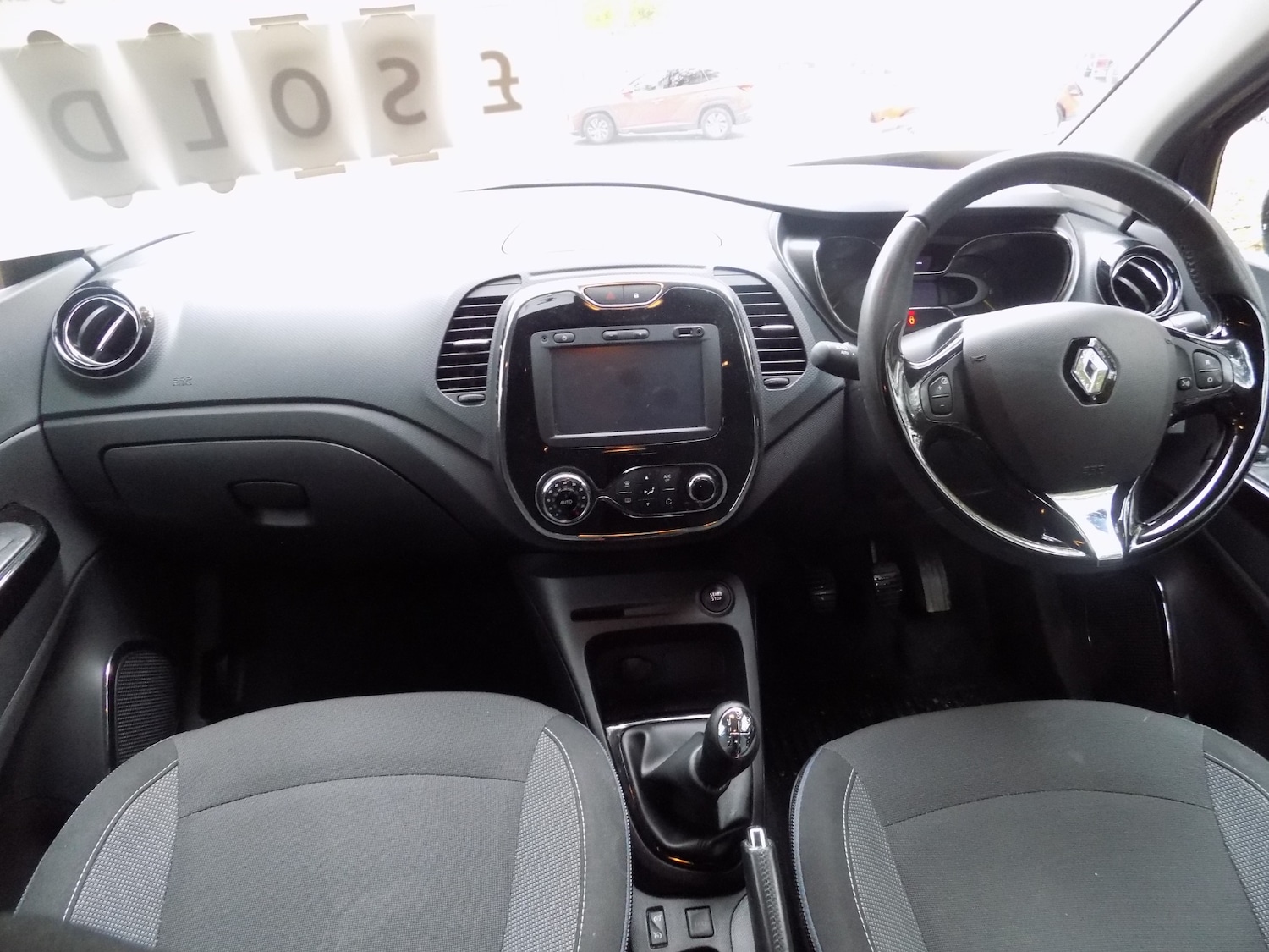 Used Renault Captur 2016 for sale - 76402372: Photo 25