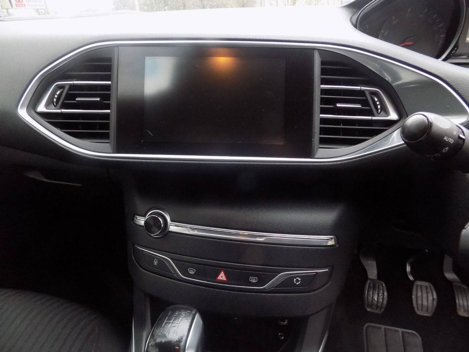 Used Peugeot 308 2015 for sale - 77650310: Photo 18
