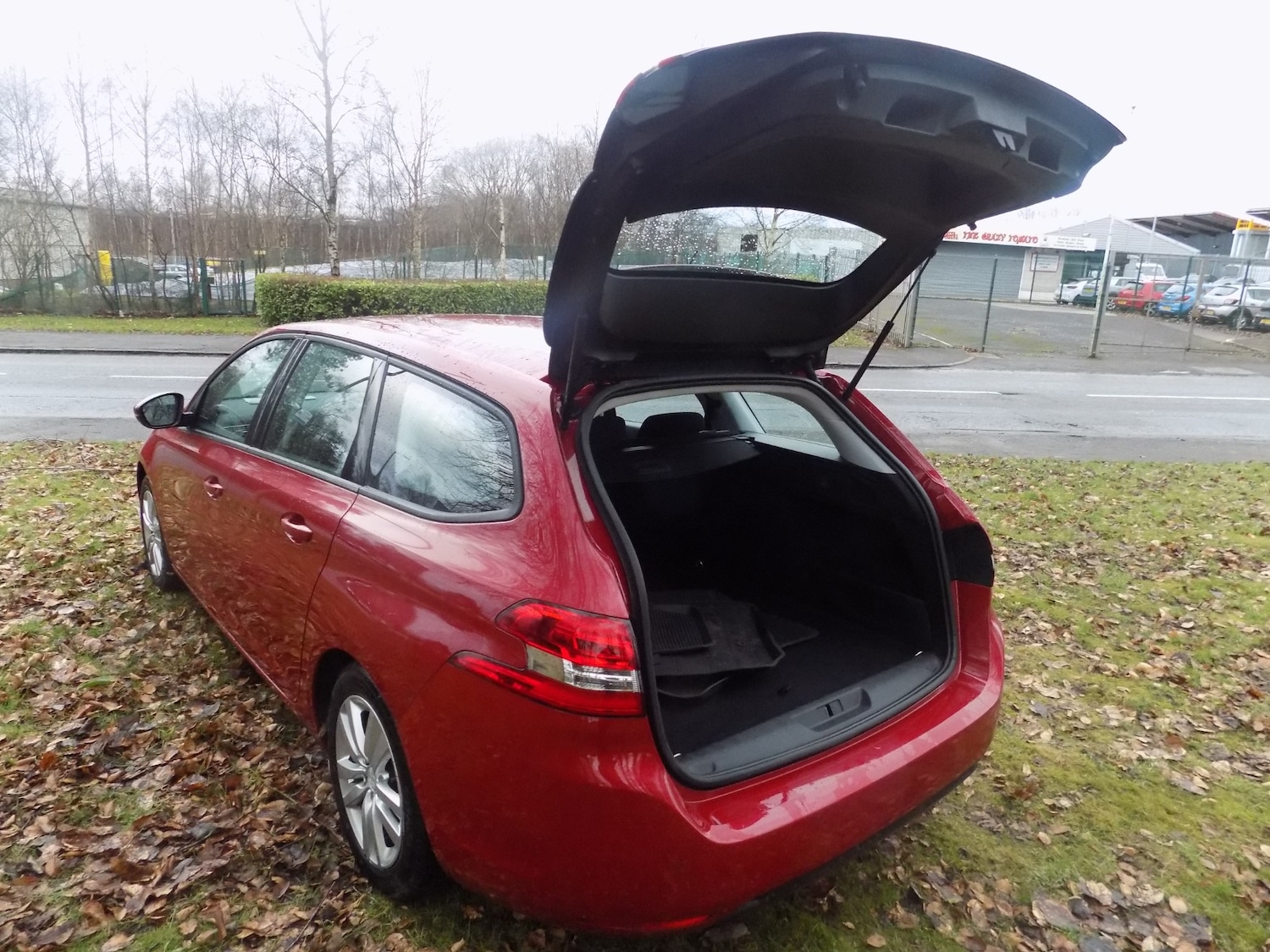 Used Peugeot 308 2015 for sale - 77650310: Photo 28