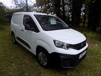 2019 (69) - 1000 1.5 BlueHDi 100 Professional Van