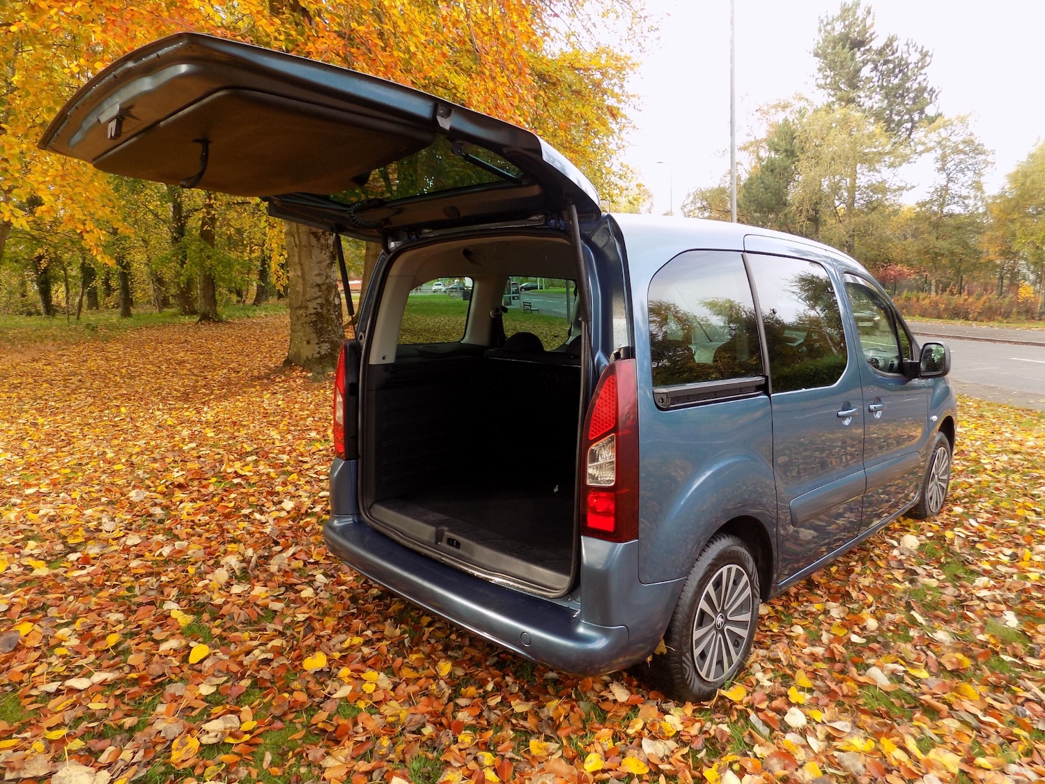 Used Peugeot Partner Tepee 2016 for sale - 76353695: Photo 29