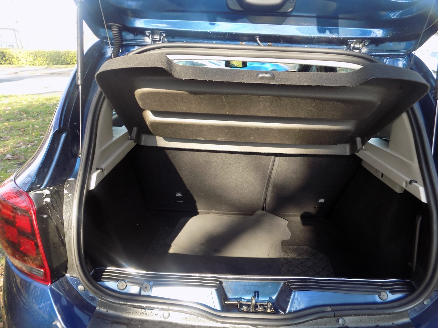 Used Dacia Sandero 2017 for sale - 77965306: Photo 33