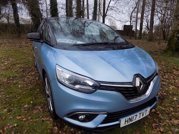 Used Renault Scenic 2017 for sale - 77650587: Photo