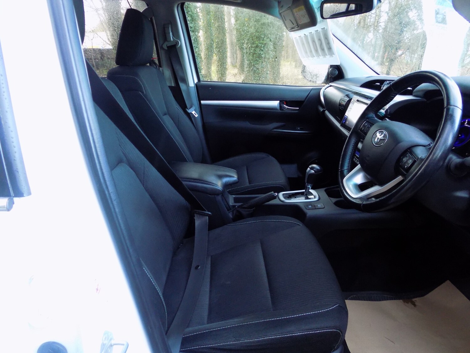 Used Toyota Hilux 2018 for sale - 74314125: Photo 71