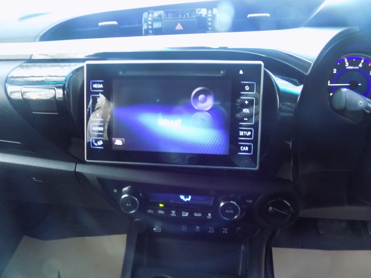 Used Toyota Hilux 2018 for sale - 74314125: Photo 77