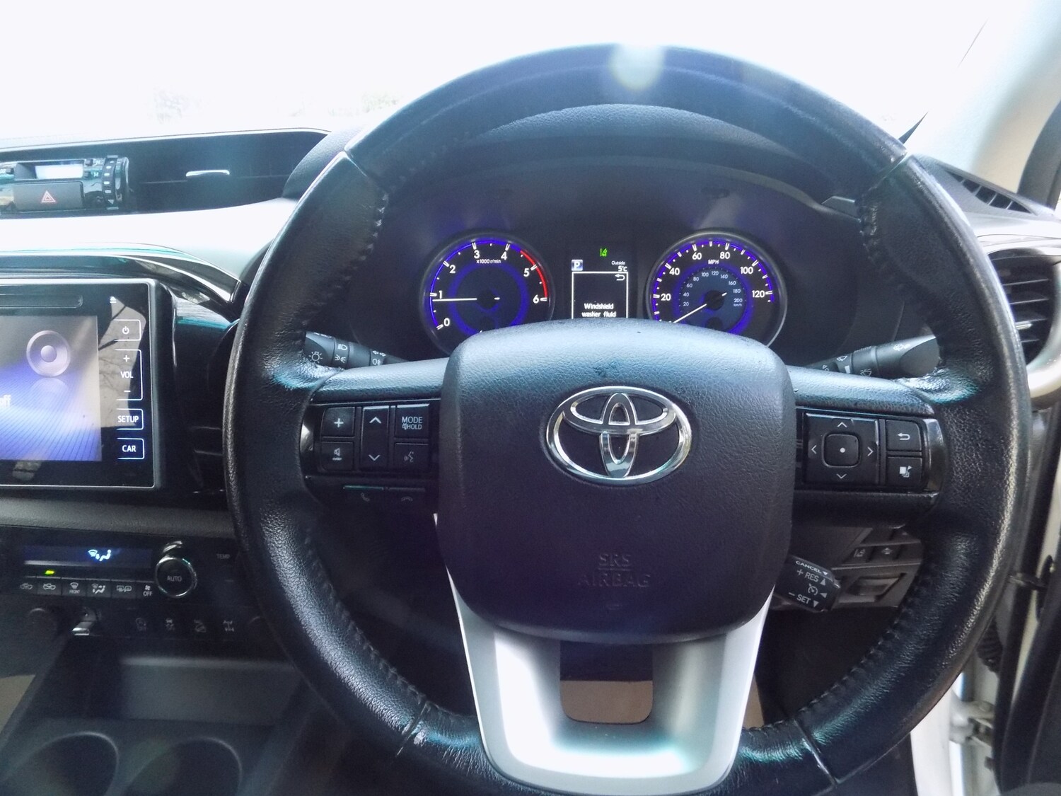 Used Toyota Hilux 2018 for sale - 74314125: Photo 78