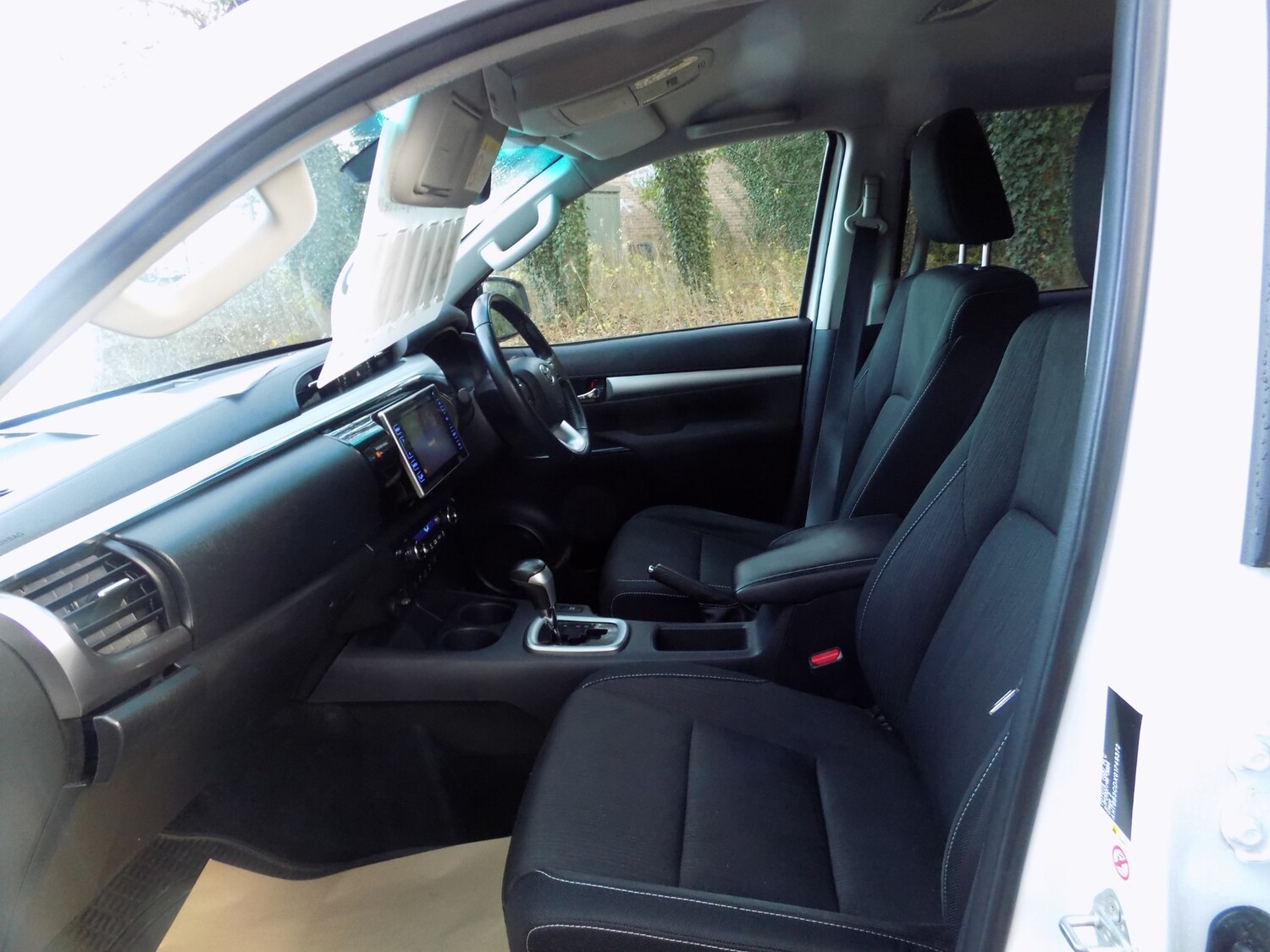 Used Toyota Hilux 2018 for sale - 74314125: Photo 85