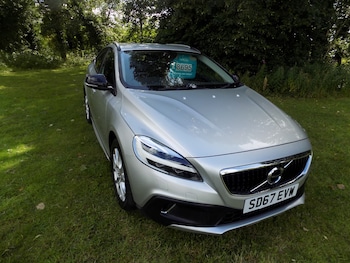 Used Volvo V40 2017 for sale - 79487620: Photo