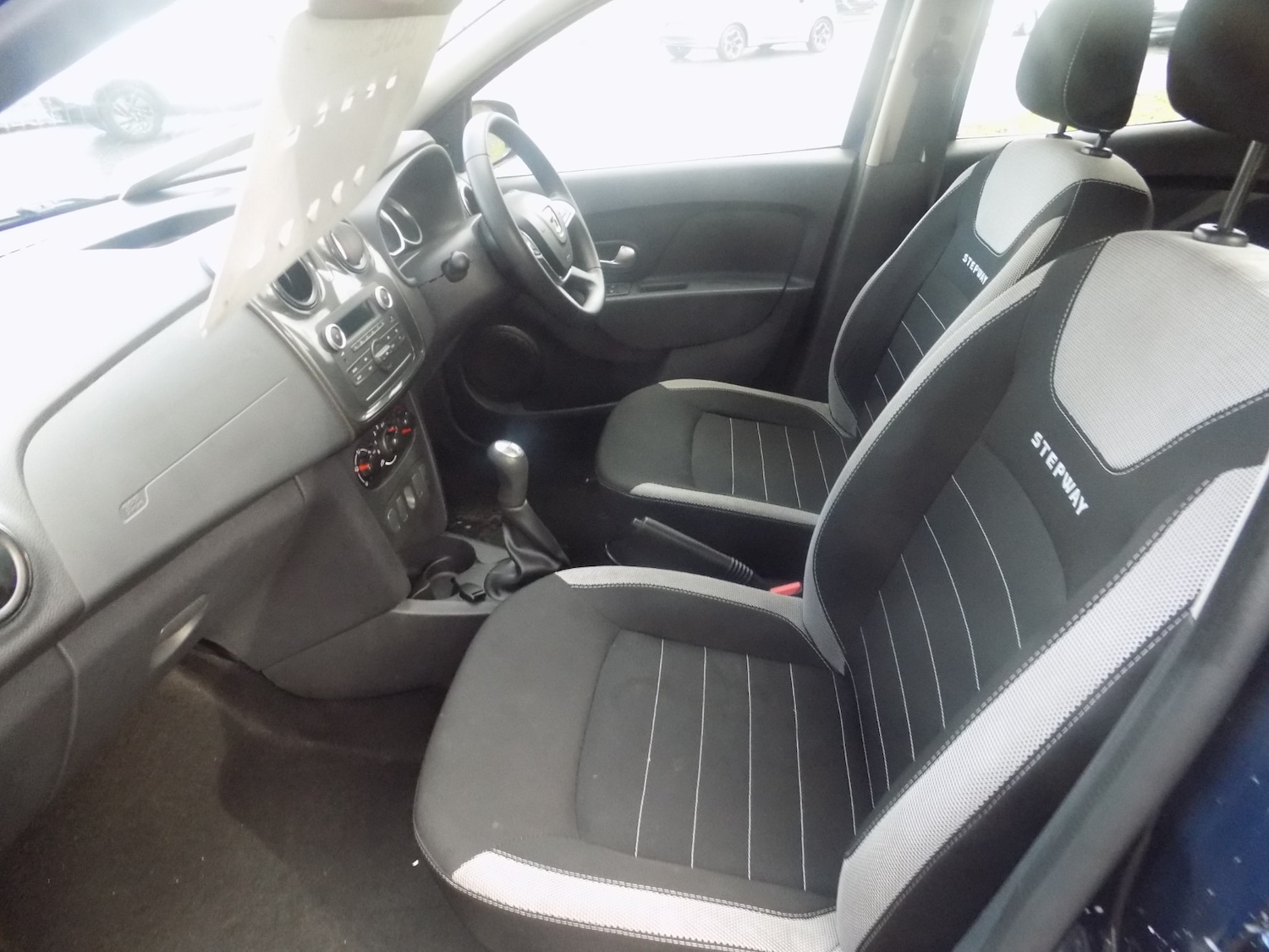 Used Dacia Sandero Stepway 2017 for sale - 77873363: Photo 24