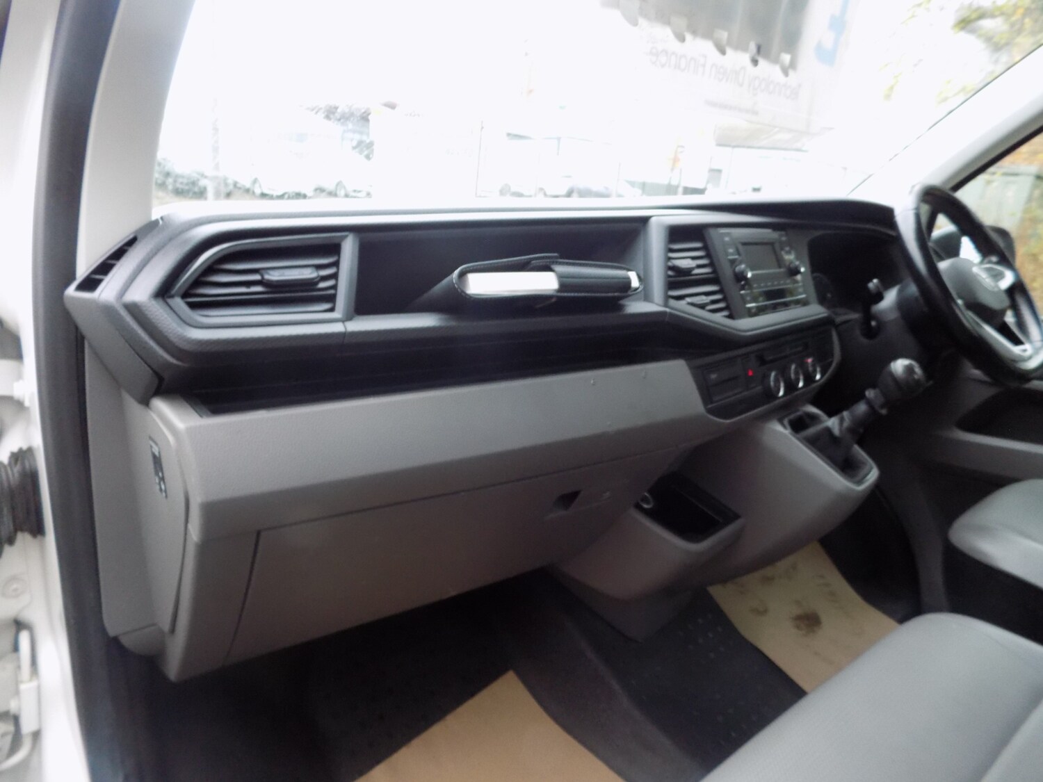 Used Volkswagen Transporter 2022 for sale - 76461631: Photo 29