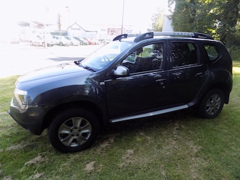 Used Dacia Duster 2015 for sale - 79219451: Photo