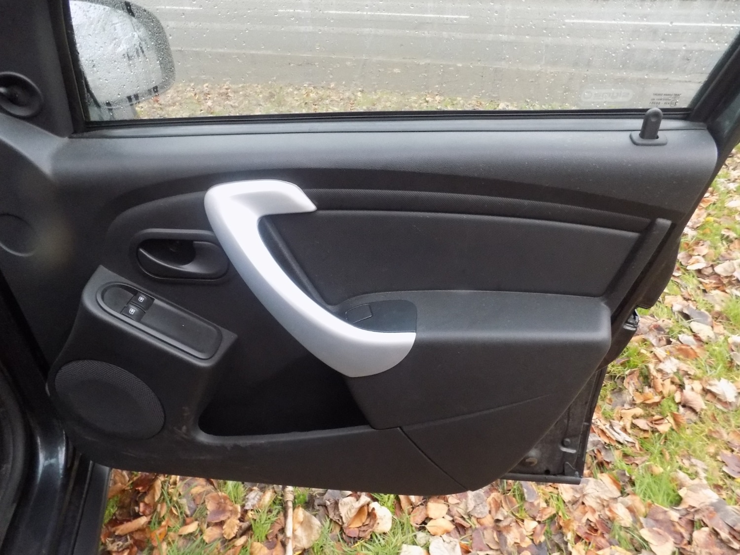 Used Dacia Duster 2015 for sale - 76904749: Photo 17