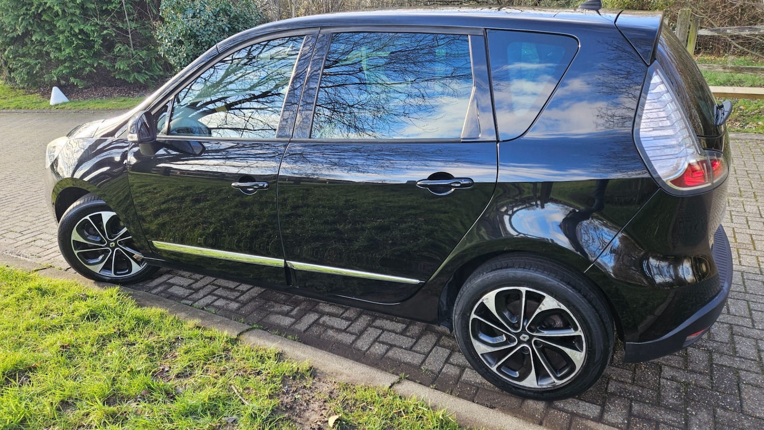 Used Renault Scenic 2012 for sale - 77400128: Photo 11