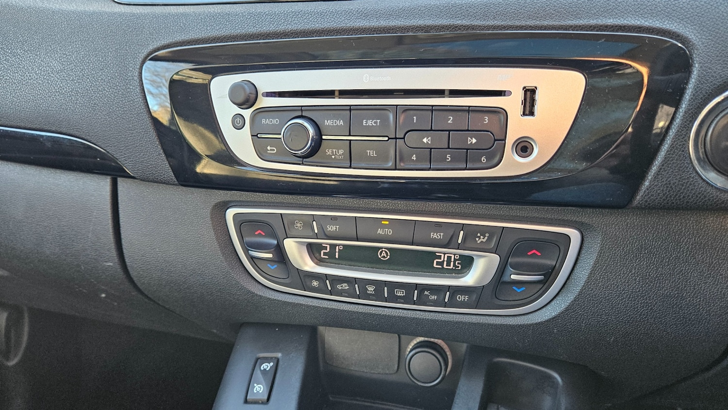 Used Renault Scenic 2012 for sale - 77400128: Photo 38