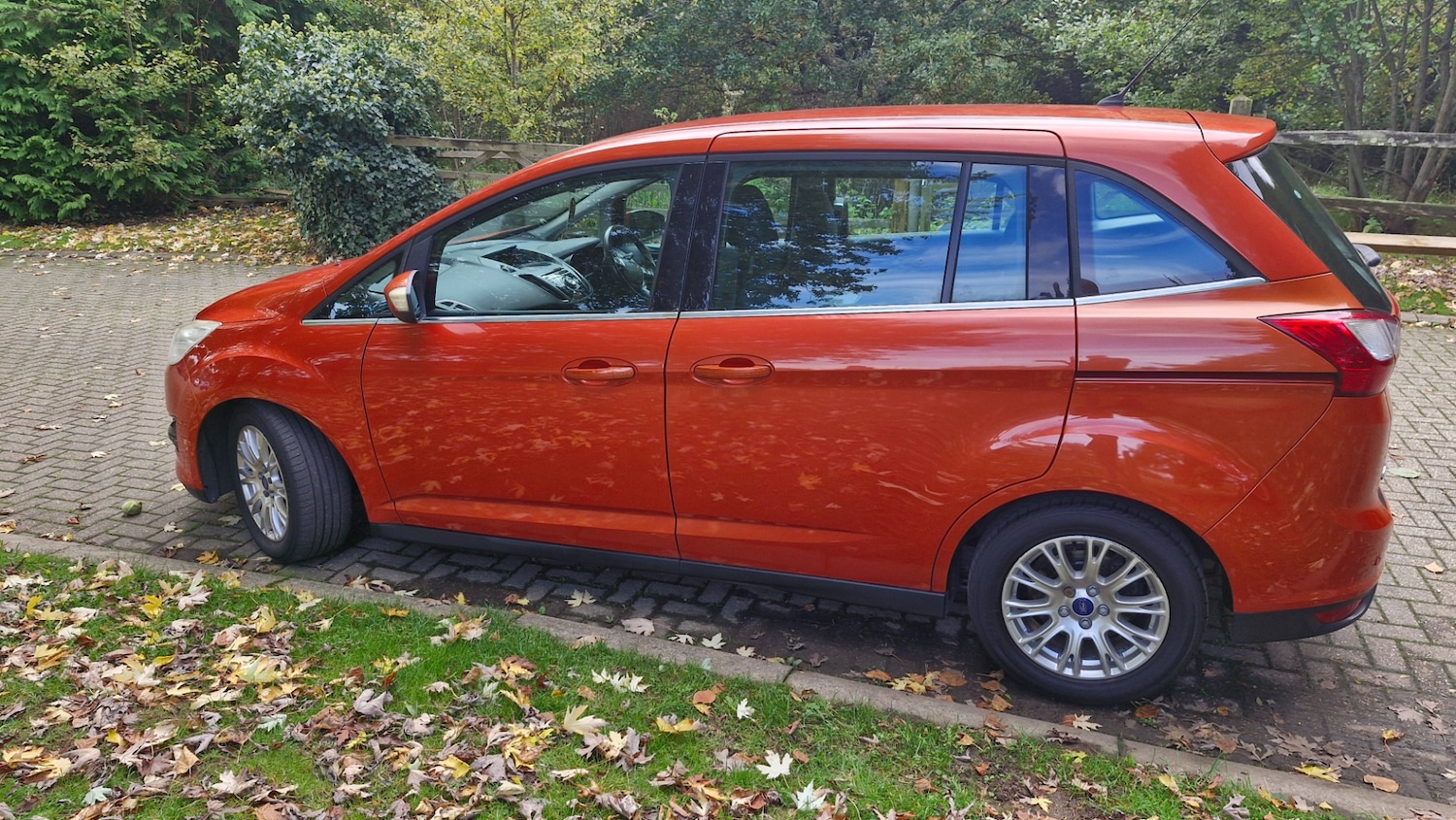 Used Ford Grand C-Max 2011 for sale - 76354409: Photo 12