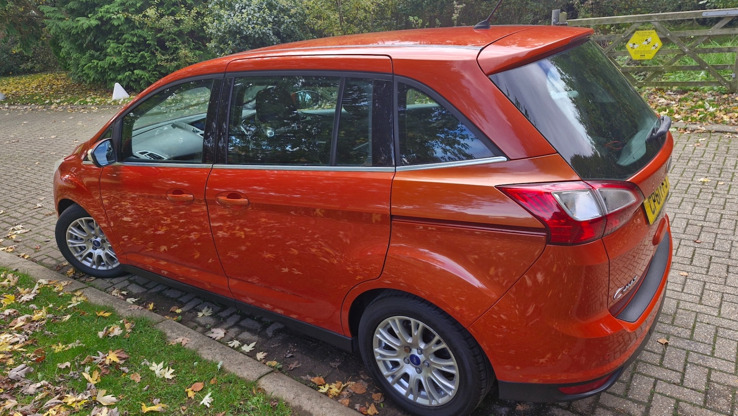 Used Ford Grand C-Max 2011 for sale - 76354409: Photo 17