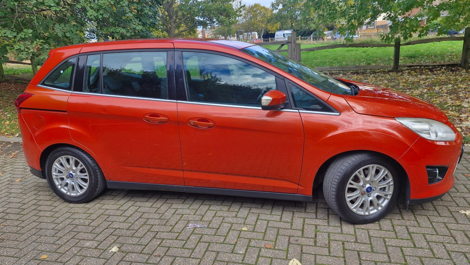 Used Ford Grand C-Max 2011 for sale - 76354409: Photo 20