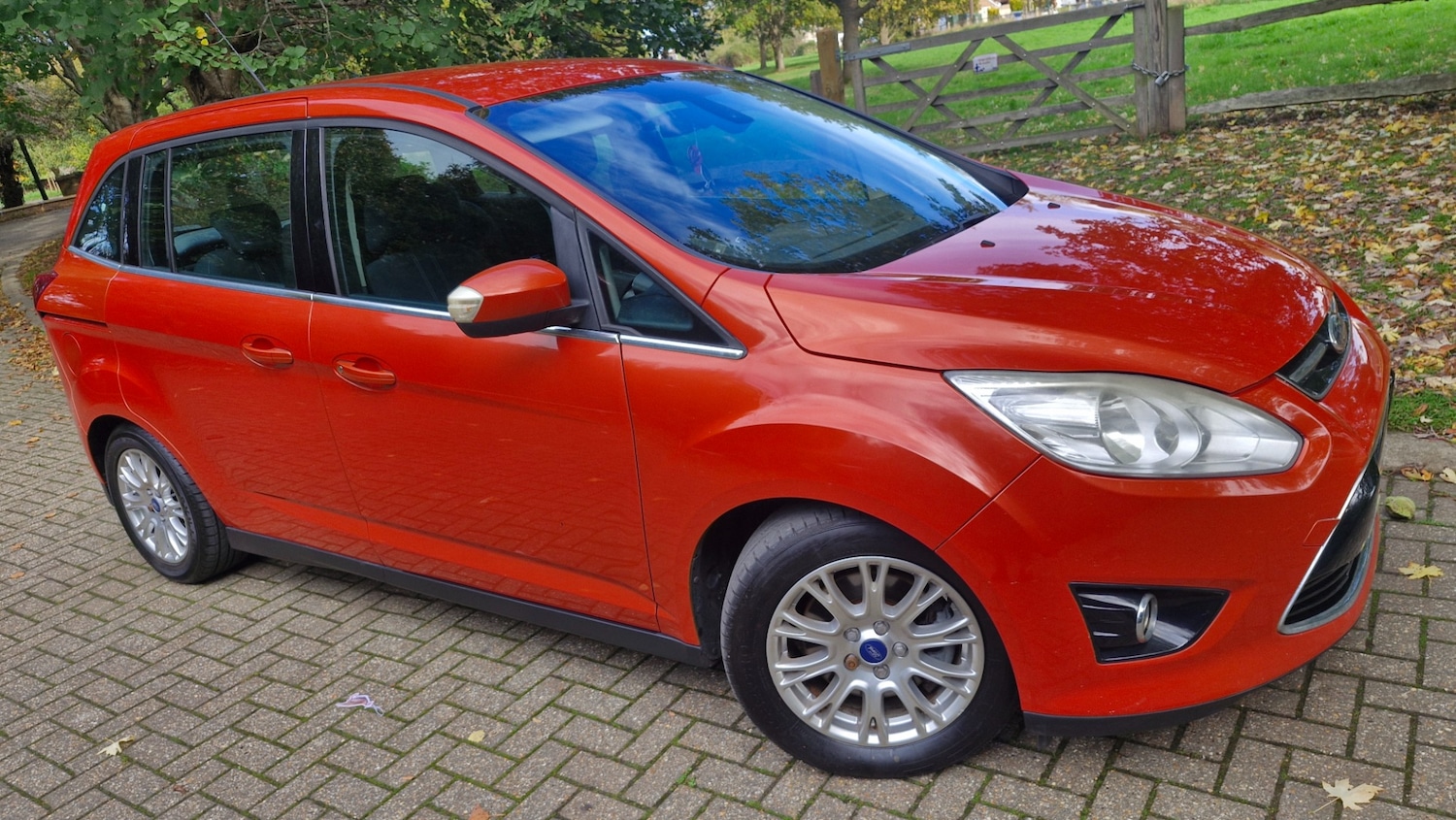 Used Ford Grand C-Max 2011 for sale - 76354409: Photo 22
