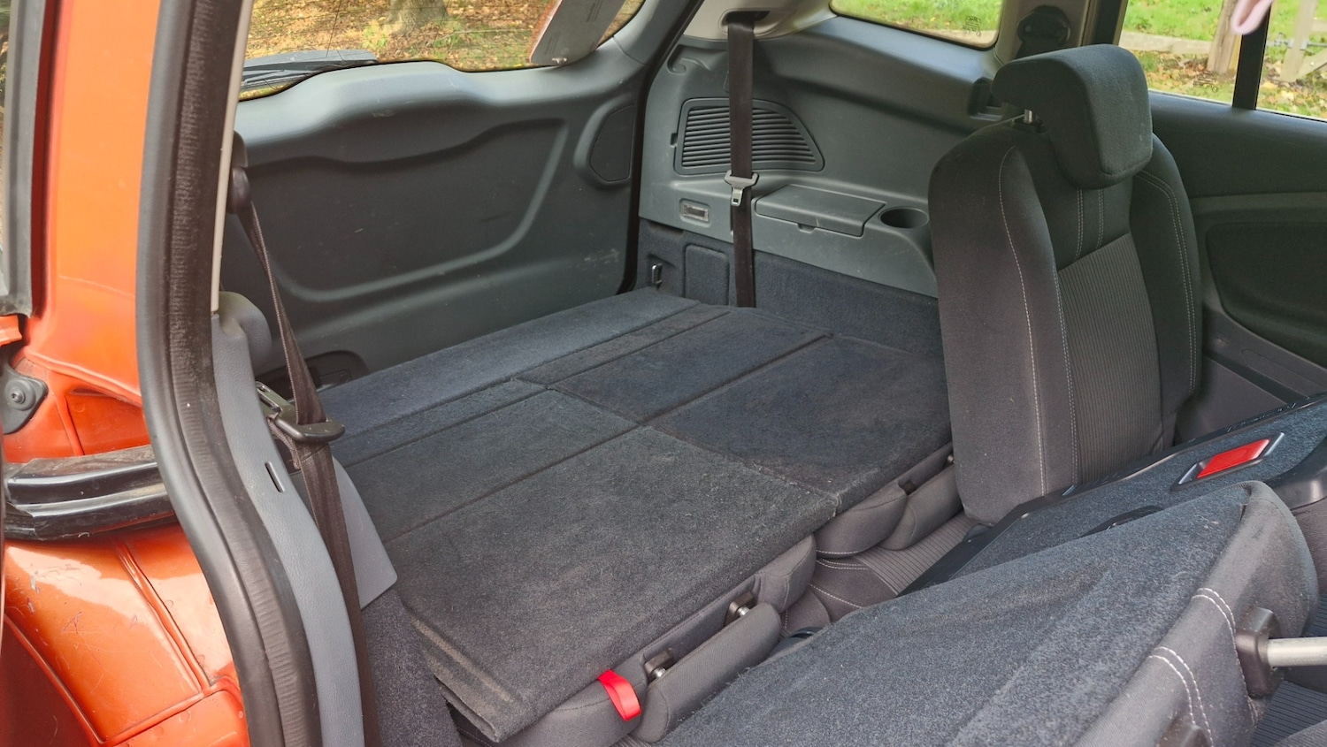 Used Ford Grand C-Max 2011 for sale - 76354409: Photo 31