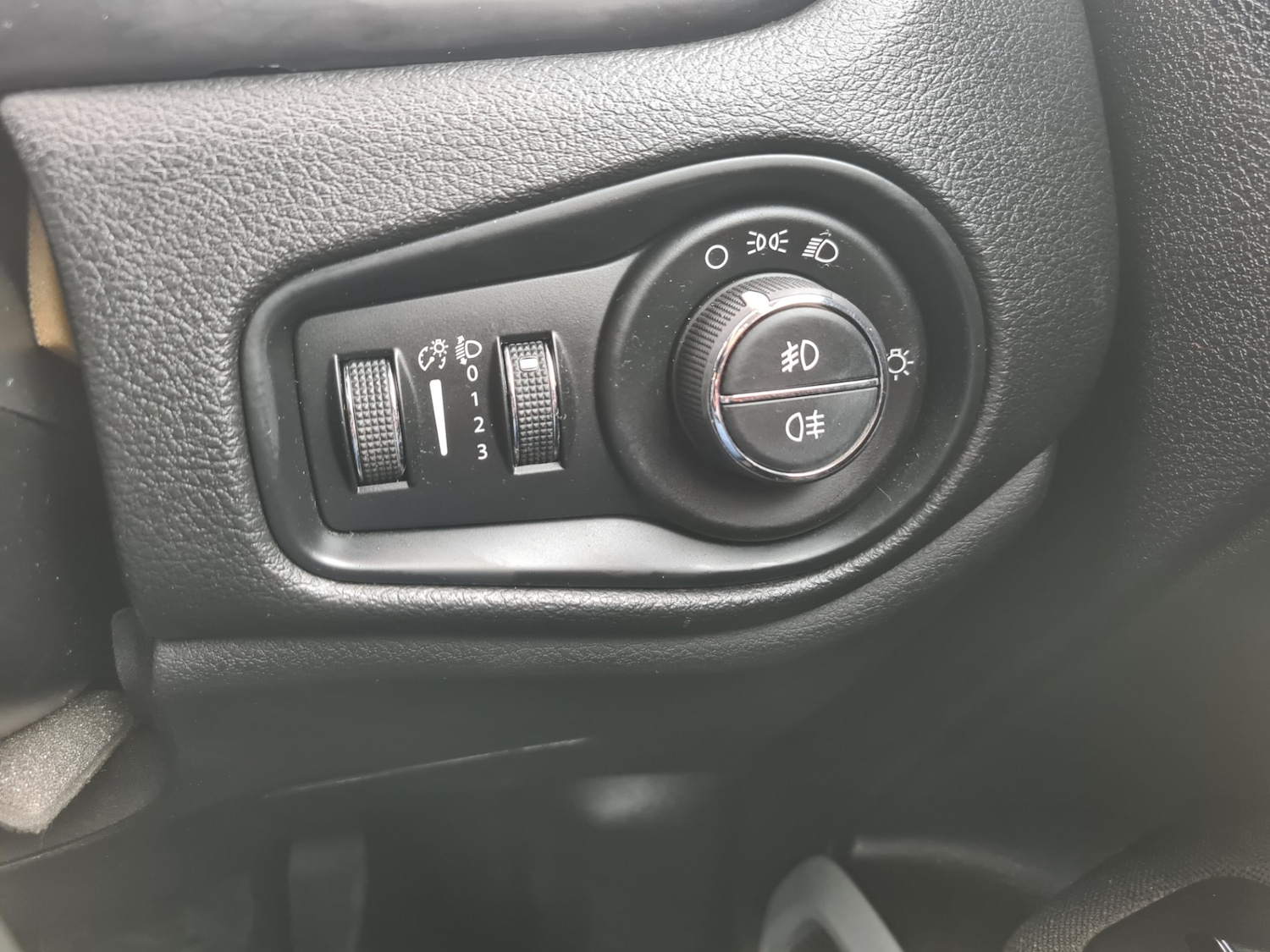 Used Jeep Renegade 2018 for sale - 77603560: Photo 44