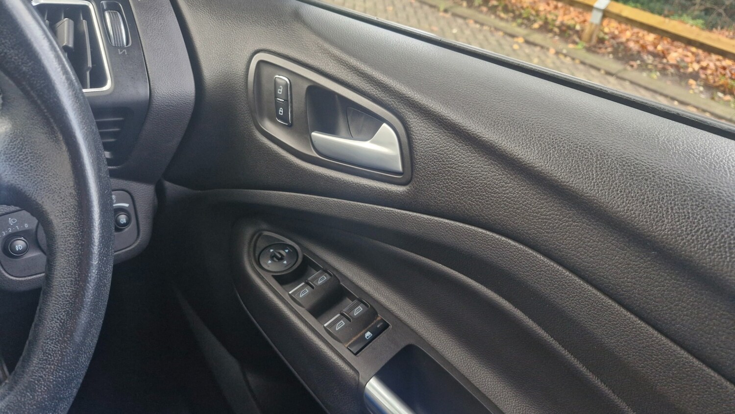 Used Ford Kuga 2016 for sale - 76627038: Photo 41