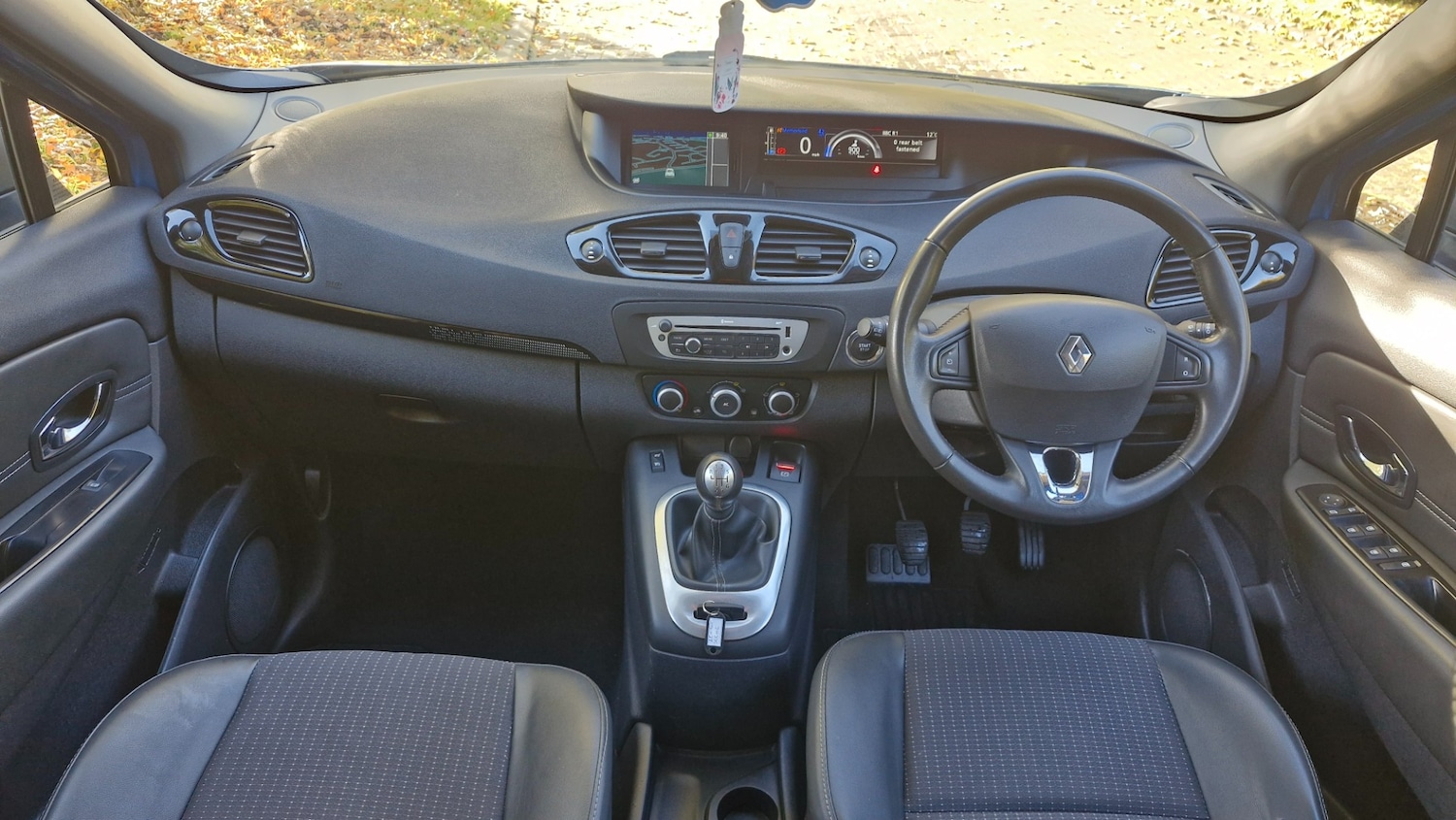 Used Renault Scenic 2013 for sale - 76449474: Photo 3