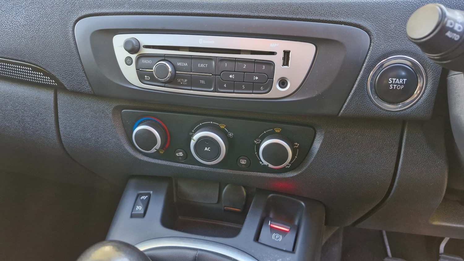 Used Renault Scenic 2013 for sale - 76449474: Photo 34