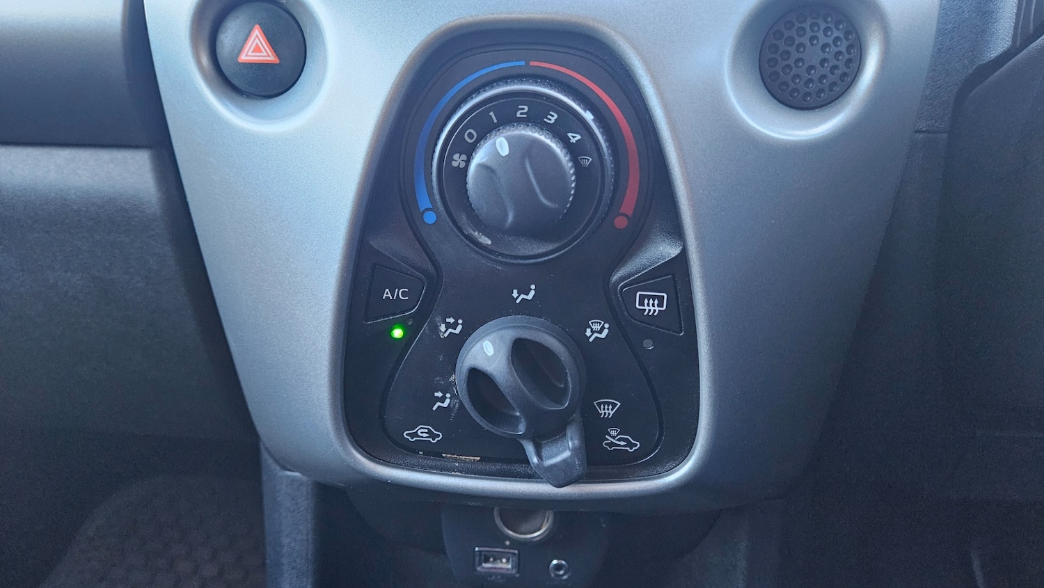 Used Peugeot 108 2016 for sale - 77400132: Photo 30