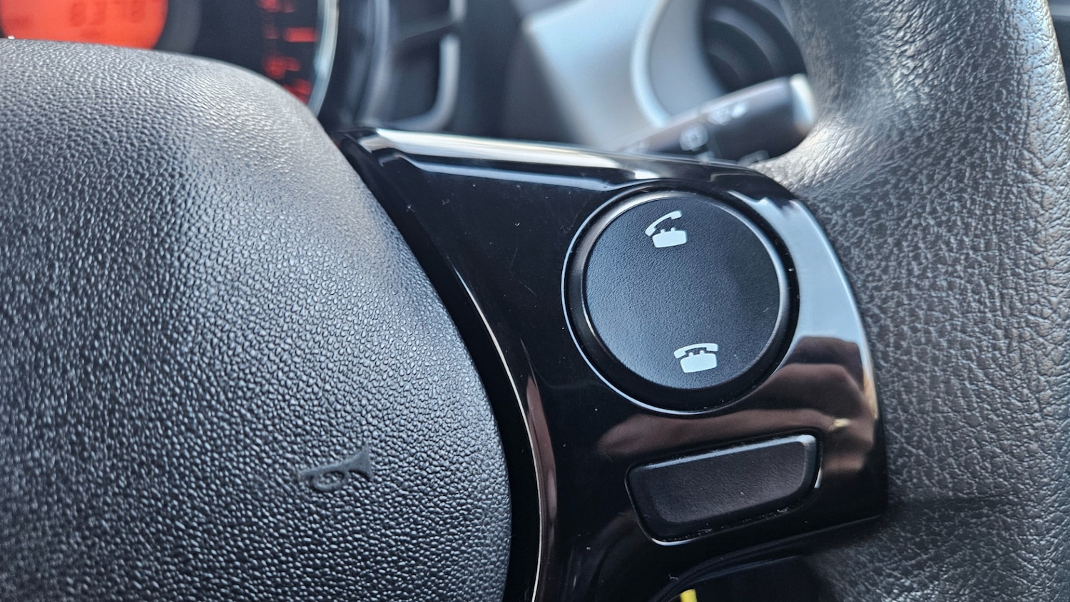 Used Peugeot 108 2016 for sale - 77400132: Photo 35