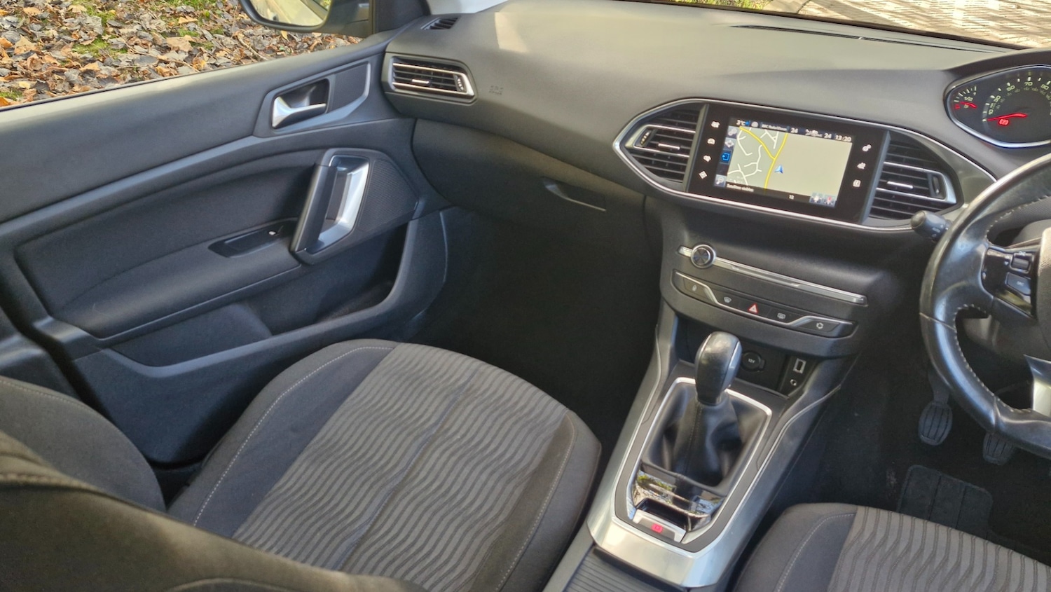 Used Peugeot 308 2014 for sale - 76638999: Photo 28