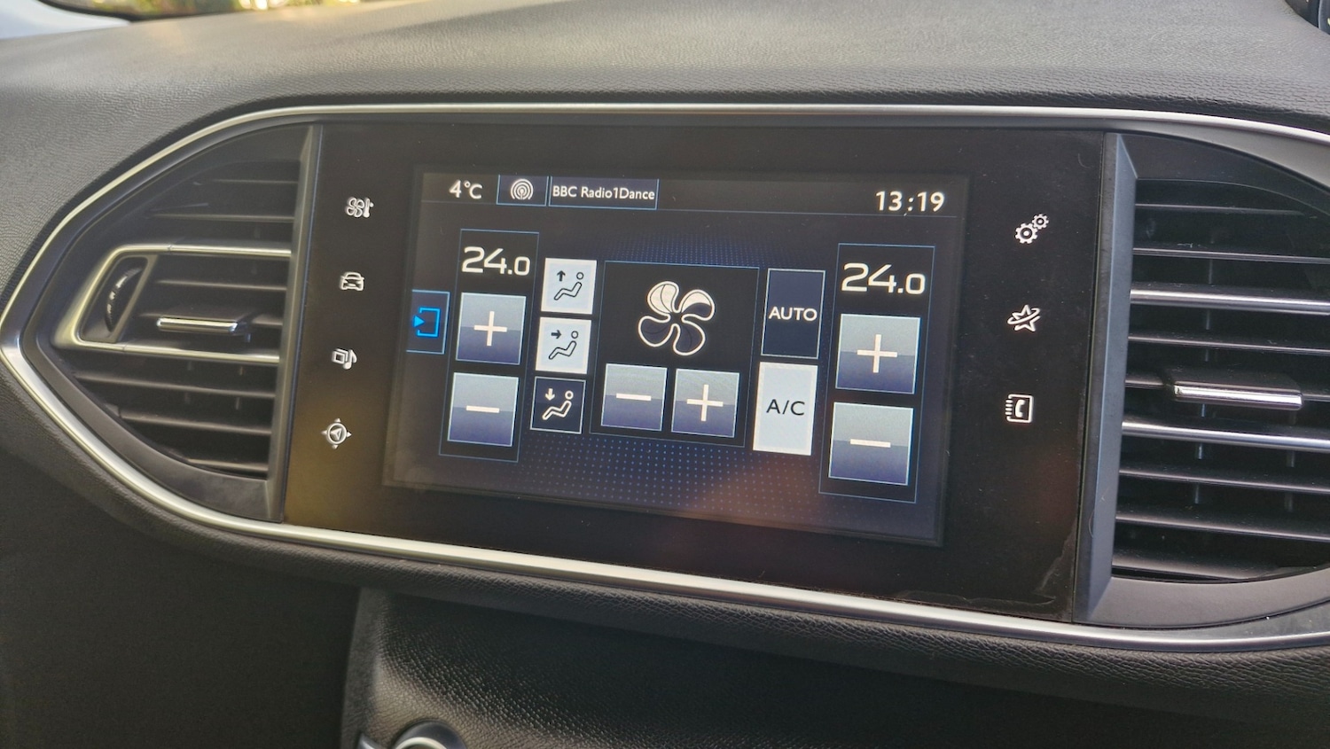 Used Peugeot 308 2014 for sale - 76638999: Photo 35