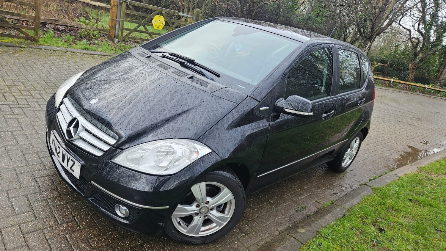 Used Mercedes-Benz A-Class 2012 for sale - 77607715: Photo 5
