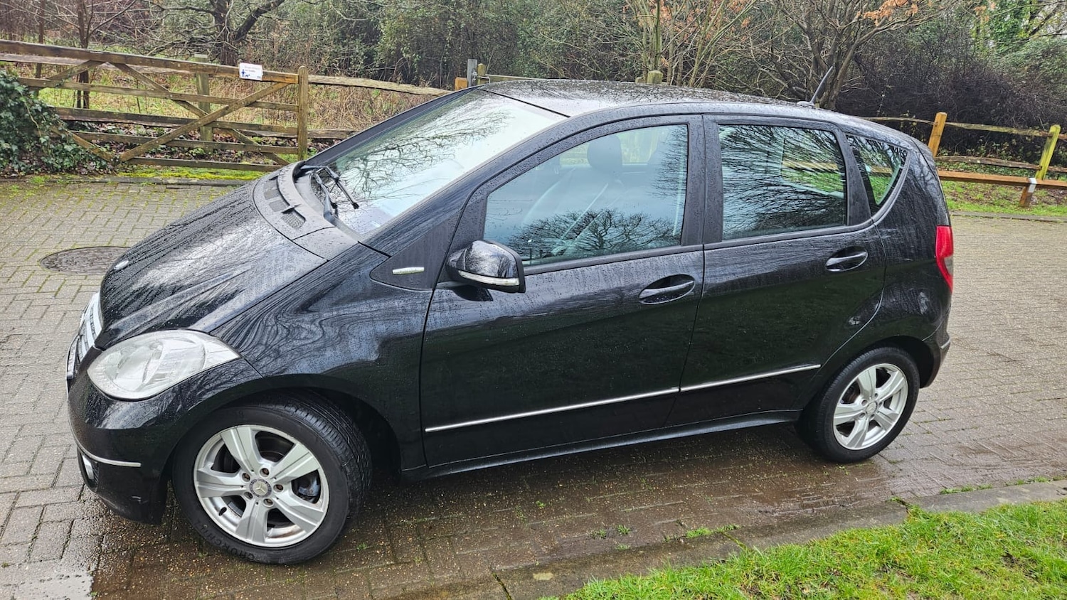 Used Mercedes-Benz A-Class 2012 for sale - 77607715: Photo 9