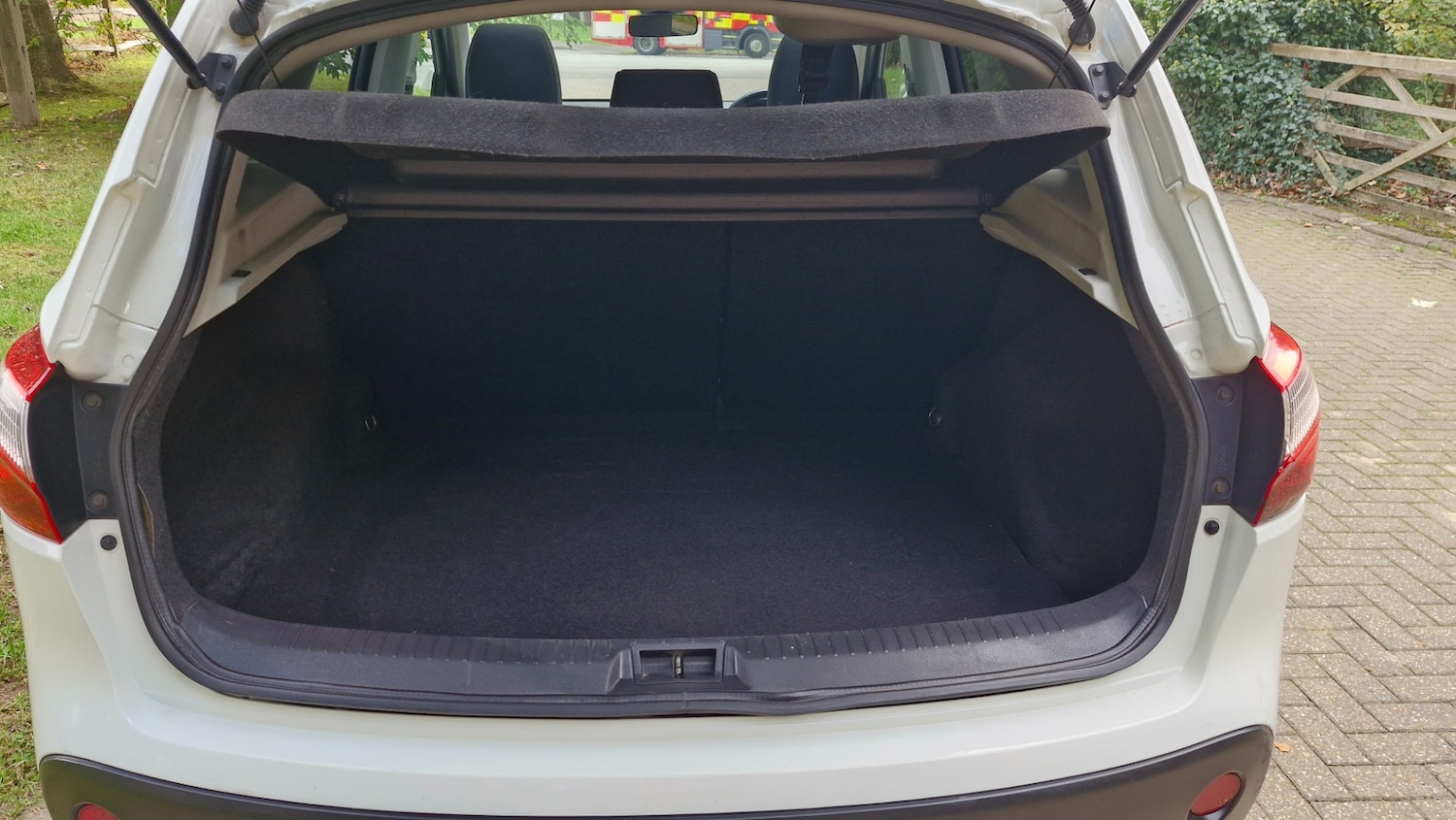 Used Nissan Qashqai 2012 for sale - 76329813: Photo 29