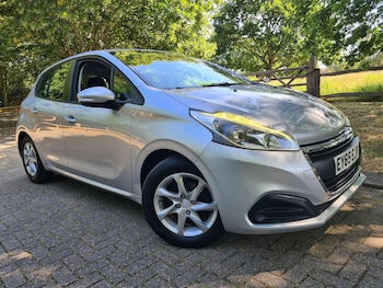 Used Peugeot 208 2015 for sale - 79381837: Photo