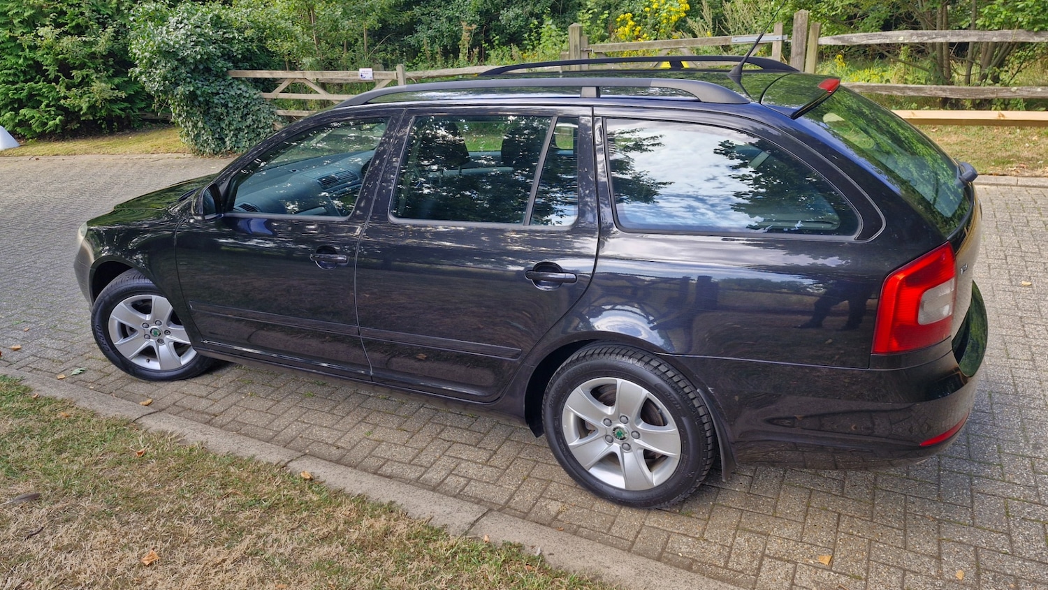 Used Skoda Octavia 2010 for sale - 76354982: Photo 12