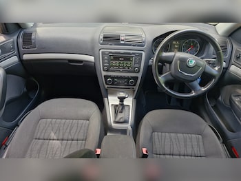 Used Skoda Octavia 2010 for sale - 76354982: Photo