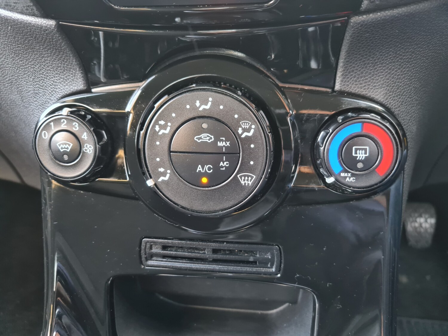 Used Ford Fiesta 2016 for sale - 77842664: Photo 38