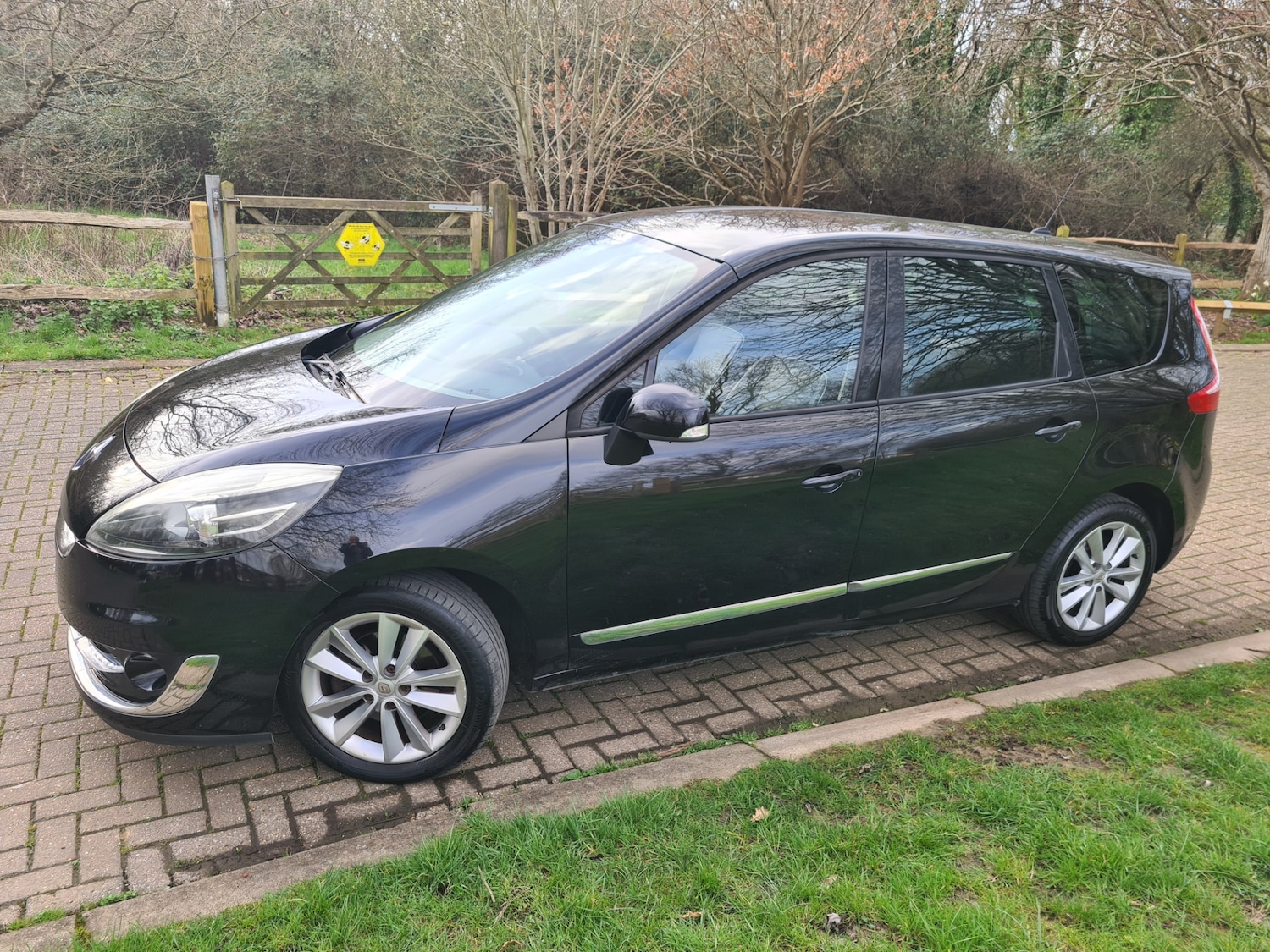 Used Renault Grand Scenic 2012 for sale - 77880827: Photo 11