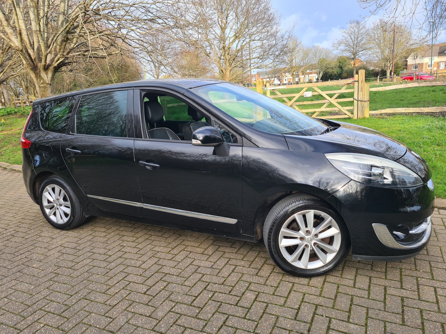 Used Renault Grand Scenic 2012 for sale - 77880827: Photo 16