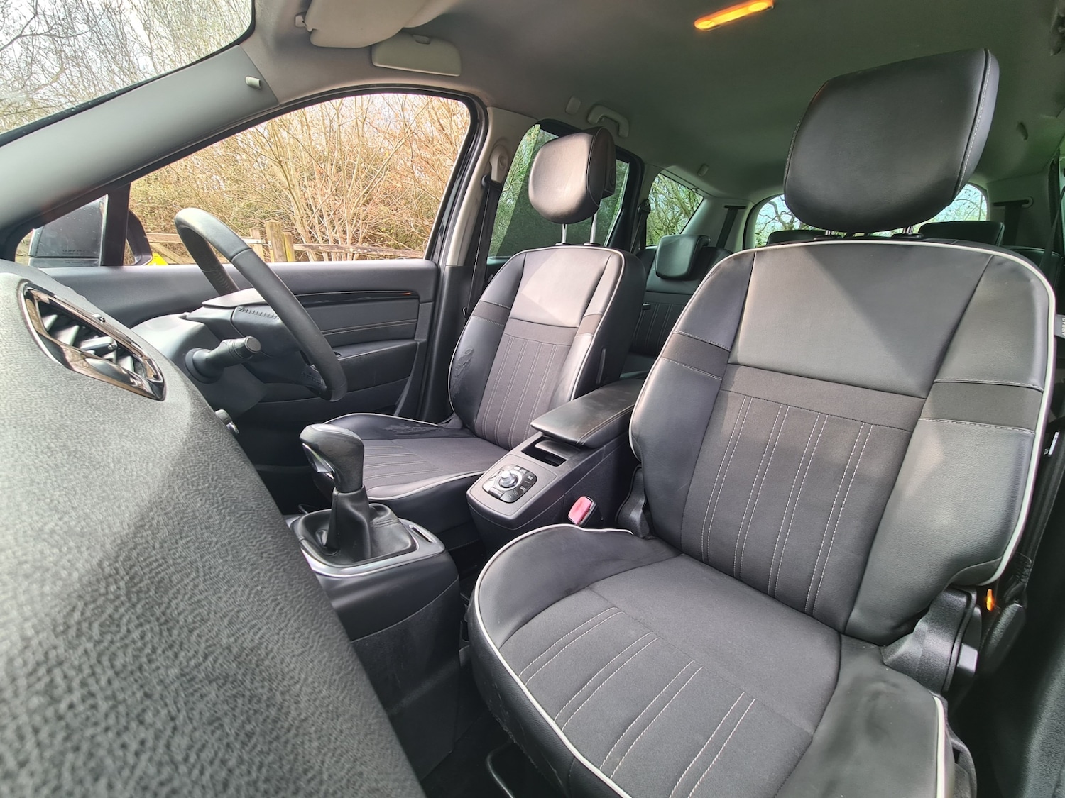 Used Renault Grand Scenic 2012 for sale - 77880827: Photo 17