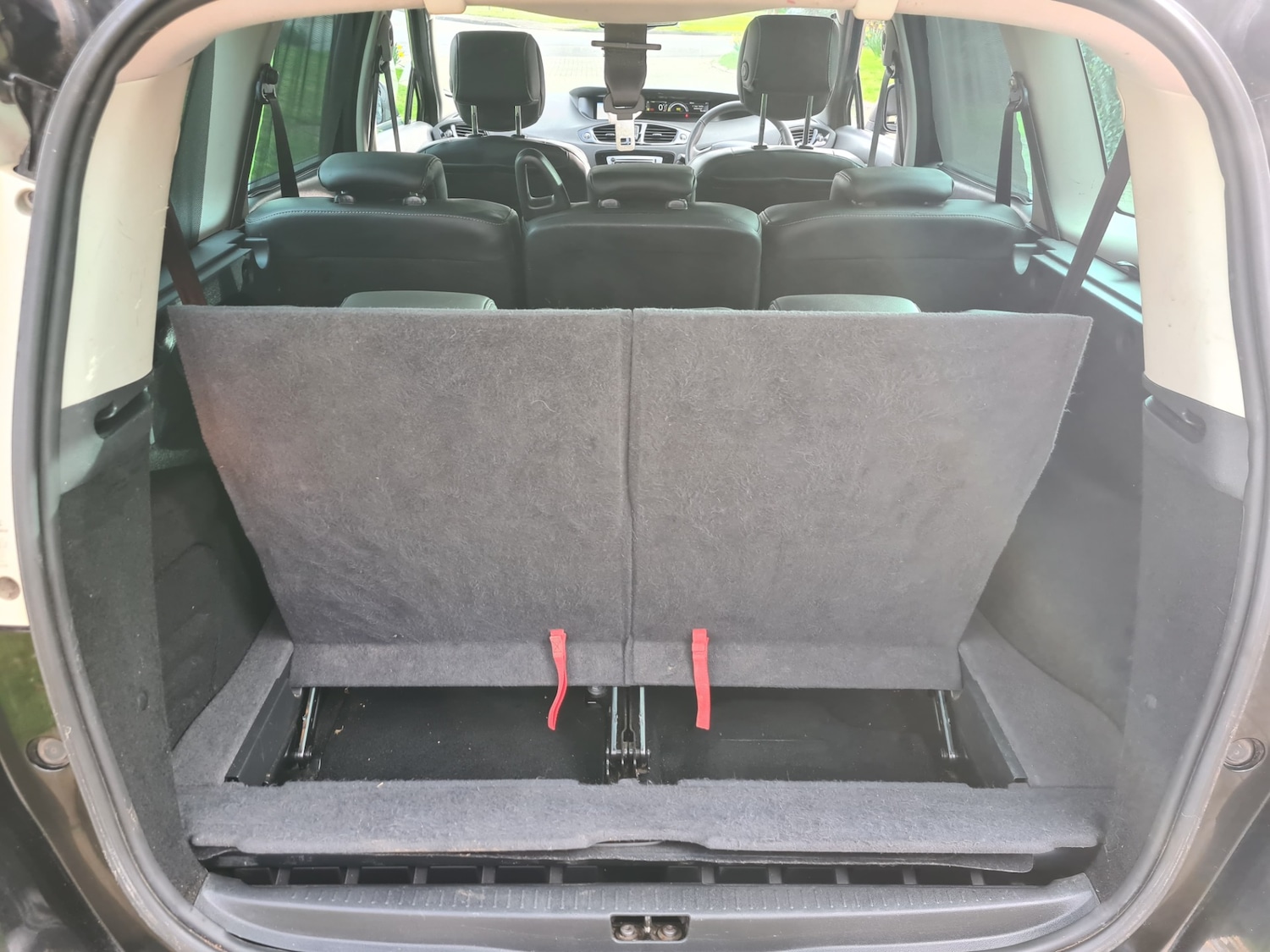 Used Renault Grand Scenic 2012 for sale - 77880827: Photo 24