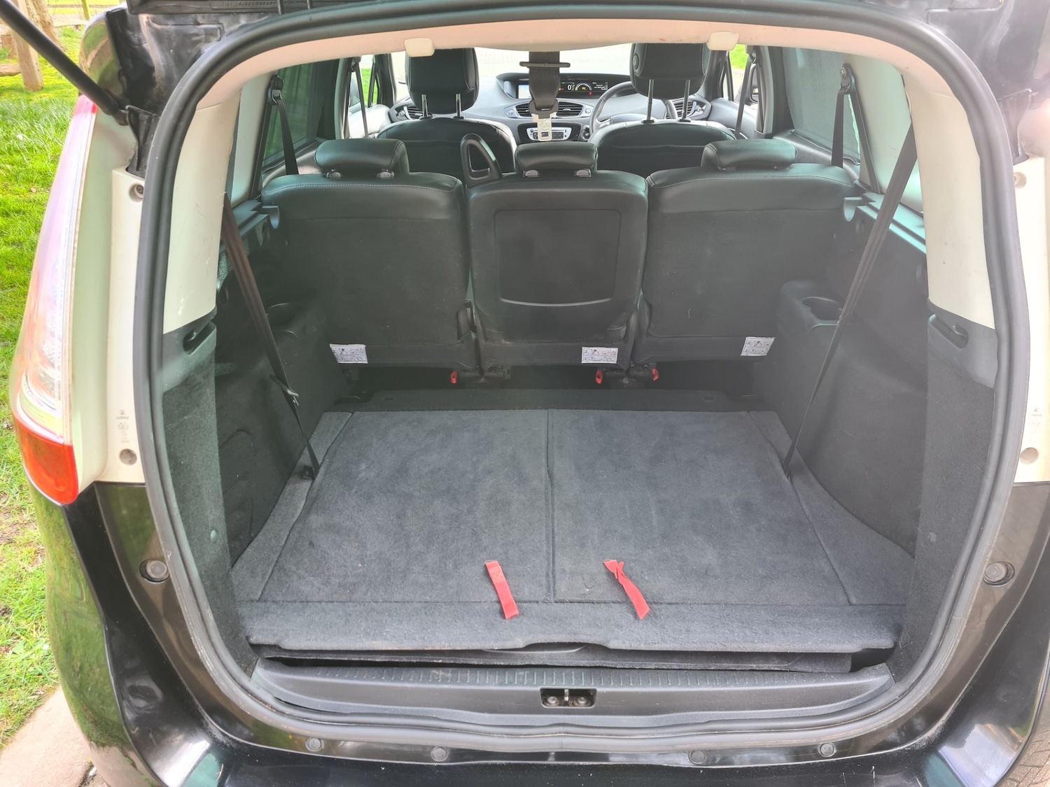 Used Renault Grand Scenic 2012 for sale - 77880827: Photo 28