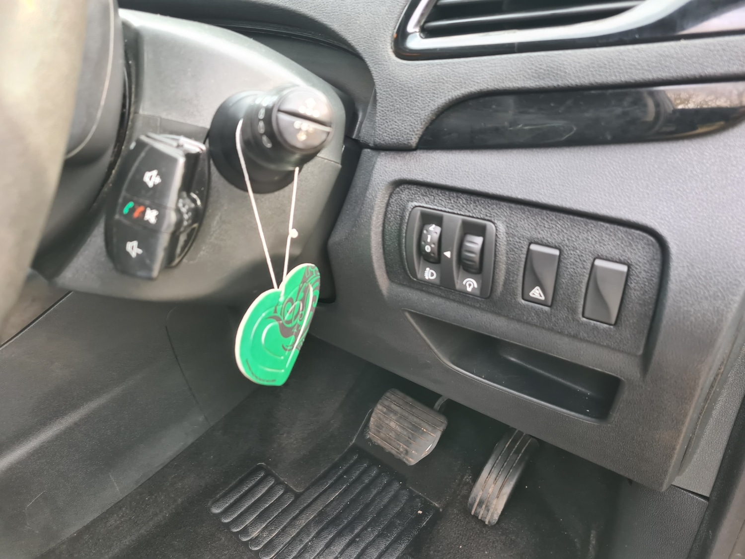 Used Renault Grand Scenic 2012 for sale - 77880827: Photo 36