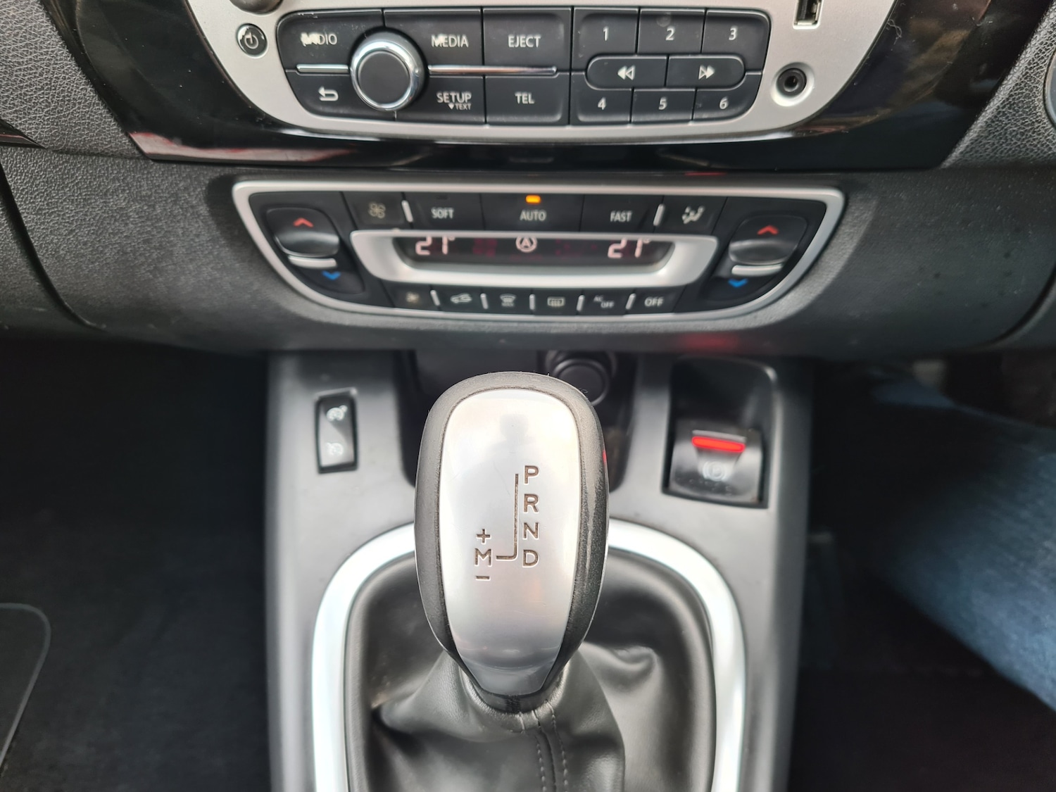 Used Renault Grand Scenic 2012 for sale - 77880827: Photo 39