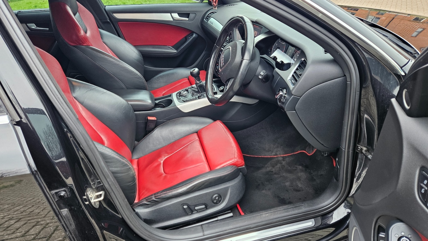 Used Audi A4 2010 for sale - 77101352: Photo 22