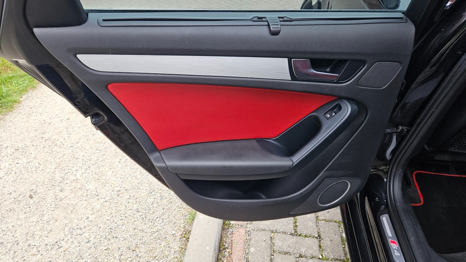 Used Audi A4 2010 for sale - 77101352: Photo 28