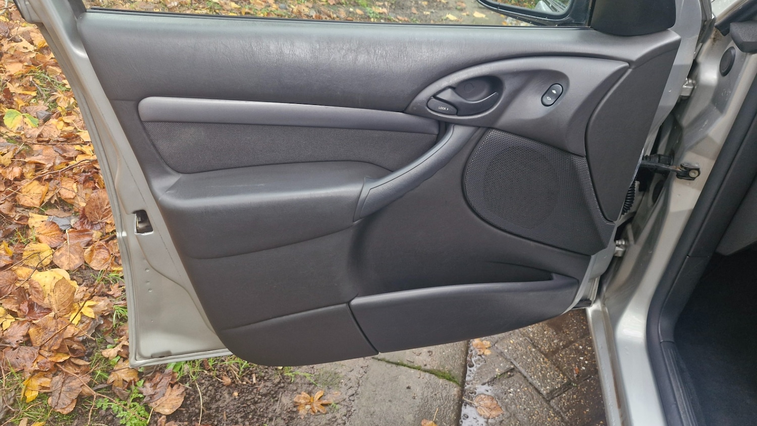 Used Ford Focus 2003 for sale - 76627058: Photo 17