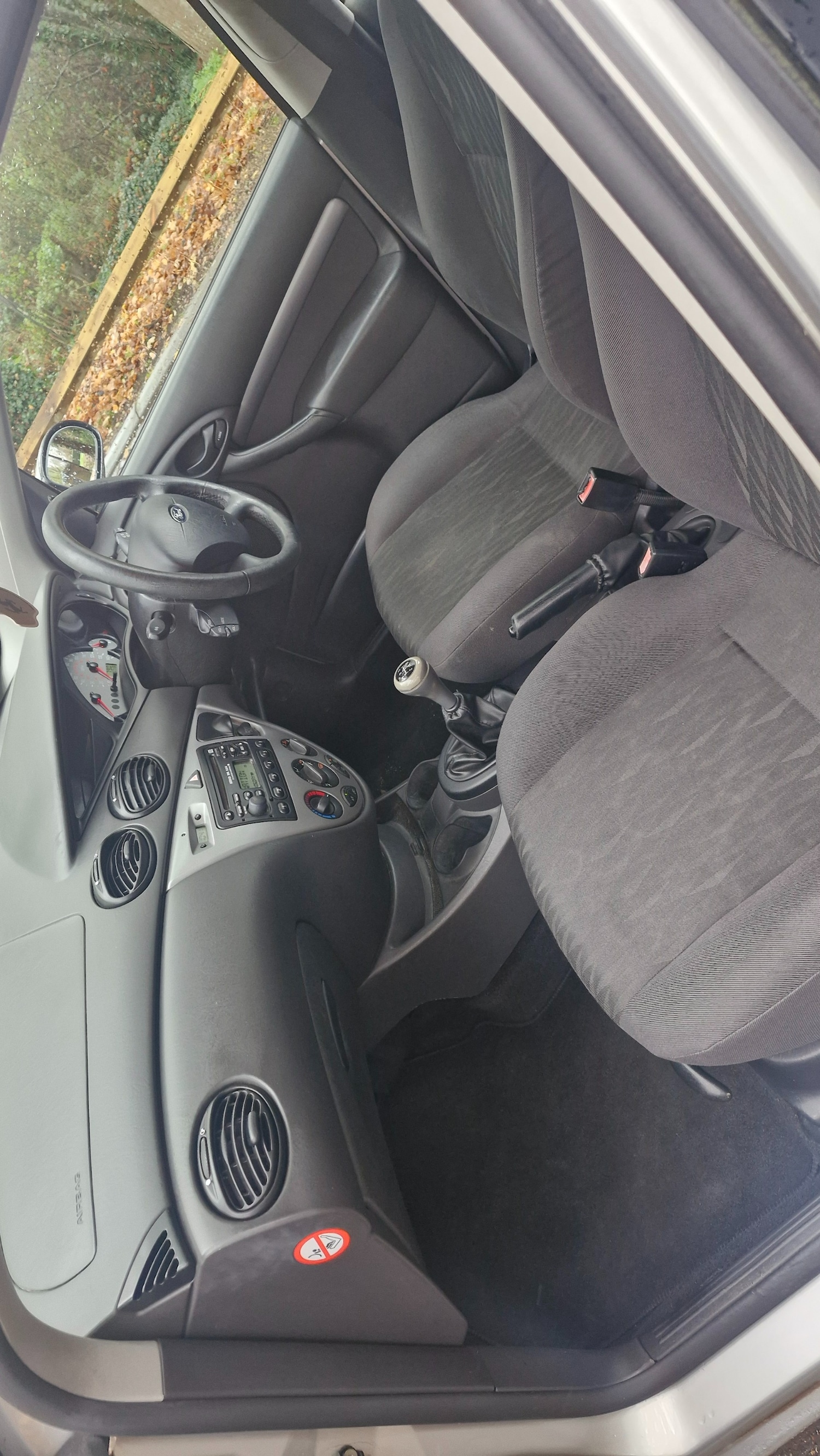 Used Ford Focus 2003 for sale - 76627058: Photo 18