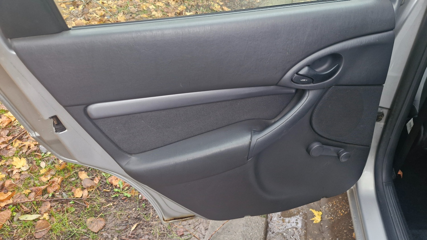 Used Ford Focus 2003 for sale - 76627058: Photo 19